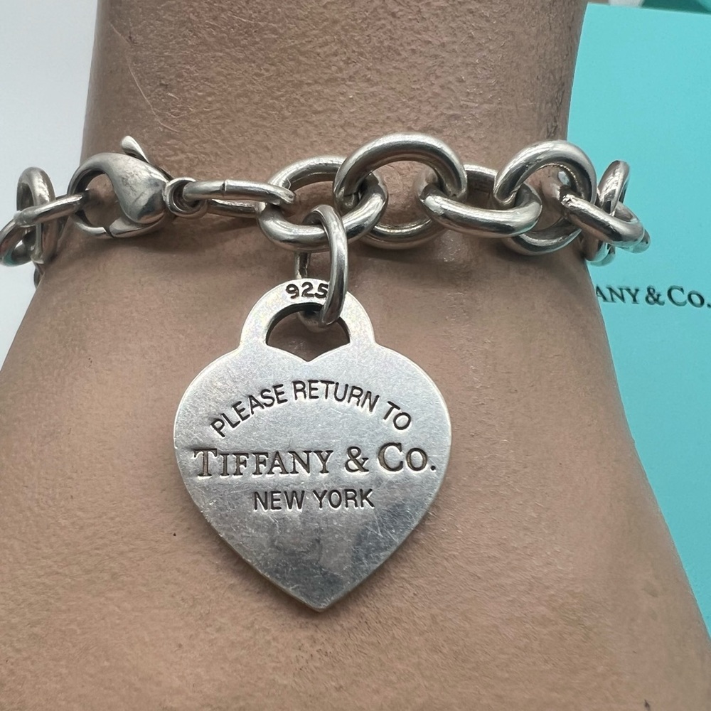🔴Authentic TIFFANY & CO Sterling Silver RTT Heart Tag Charm Link Bracelet🔴